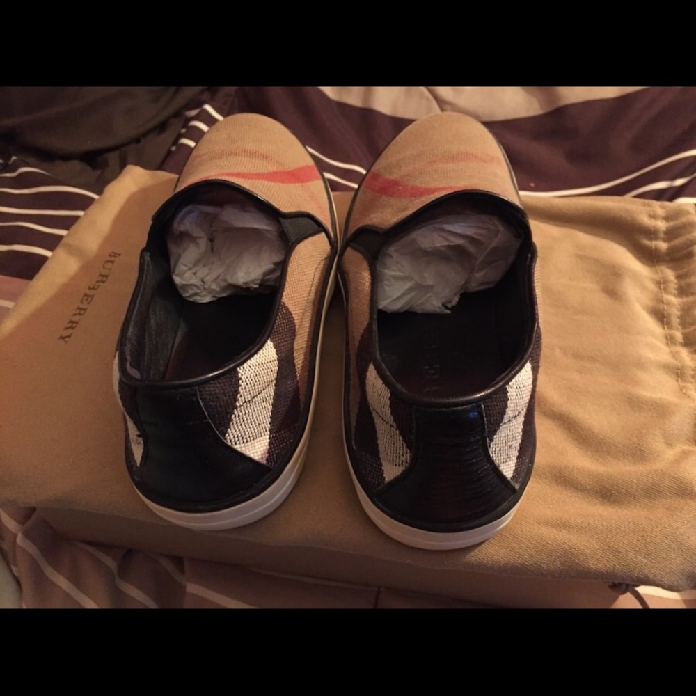 Burberry slip on shoes - Picture 6 of 8